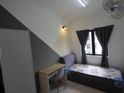 Near Solaris Mont Kiara, Publika, Matrade Single Room with aircond rent at Sri Putramas 1