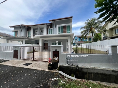 Renovated Nicely Semi D Semenyih .Face South