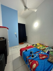 Room for Rent @ Bukit Indah 10, Close to Second Link, Work in Singapore