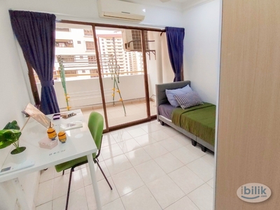 Single room with balcony A/C & window @ Palm Spring Kota Damansara | Near MRT & Immediate Move In