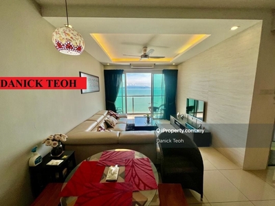 10 Island Resort 1100sf Seaview Condominium Located in Batu Ferringhi