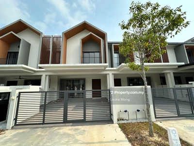 Brand New Double Storey House 22x63 Diamond Taman Putra Prima Puchong
