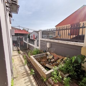 Bukit Serdang【End Lot】30 x 75 - Not facing house