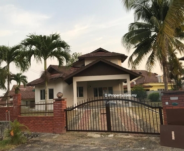 Exclusive bungalow 1.5 storey. English style layout in Rasah Kemayan