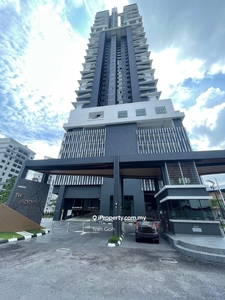 Luxury residential condo with 5 room and 4 parking bay