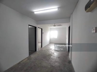 Well Maintained, Newly Painted Flat for Sale. 3 Rooms facing KL City