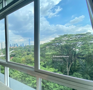 Massive Luxurious Unit with Open KLCC and Greenery View