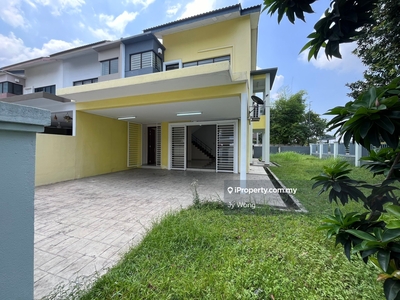 2 Storey Corner, Gated Guarded, 5 Air Cond, Table Top
