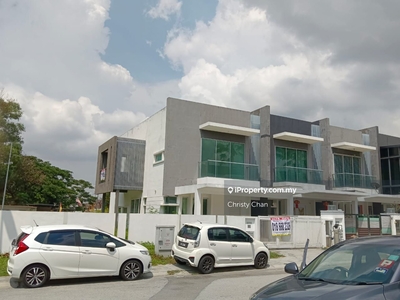 2 storey corner house Gated and Guarded Lestari Putra Seri Kembangan