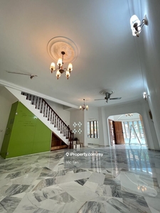 3 Storey Freehold with 24 hours Gated & Guarded Near MRT