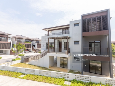 3 Storey Terrace House End Lot (Phase 2), The Mulia Residence