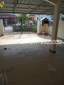 Basic Unit 2 storey House Puchong Utama For Rent