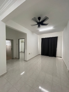 BAYU PUTERI DUA APARTMENT - 3 BEDROOMS FOR RENT - Walk-up Apartment