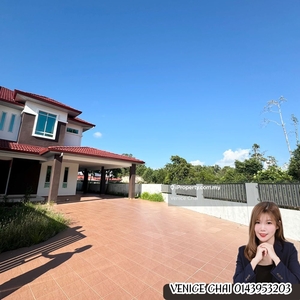 Double Storey Terrace Corner House For Rent at Lopeng