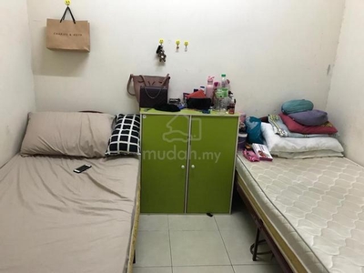 Rooms at Kristal Height SS7 for rent