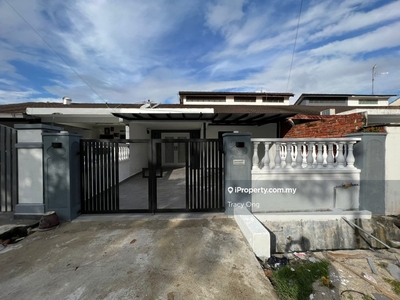 Single Storey Terrace House at Johor Jaya, Jalan Anggerik For Sale