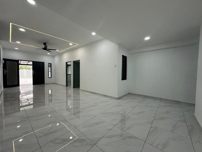 Tmn Ungku Tun Aminah SINGLE Storey Terrace - 3 BEDROOMS FOR SALES