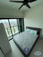 BALCONY ROOM WALKING 3 MINUTES TO MRT CONNAUGHT