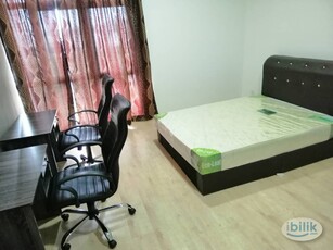 FULLY FURNISHED MASTER ROOM PARKHILL RESIDENCE