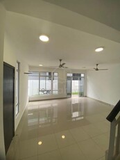 Horizon Hills@The Green Double Storey Super-link Hse End lot for Rent