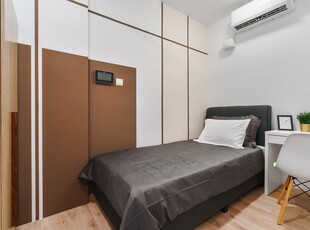 Male Small Room Emporis Residence @ Kota Damansara