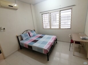 ==Medium Room== at SuriaMas, Bandar Sunway
