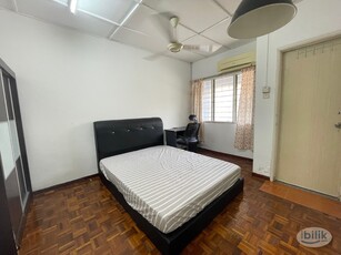 Medium Room Attached Sharing Bathroom_SS 17 Subang Jaya