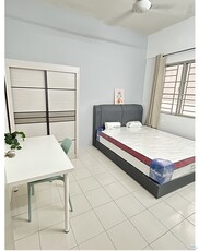 Medium size room in Females Muslim unit at Residensi Laguna condo, Bandar Sunway