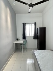 Small room for rent at Residensi Laguna condo, Bandar Sunway