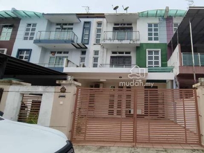 3-Storey Terrace House Open to Non Bumi Bina Park, Bandar Seri Alam!