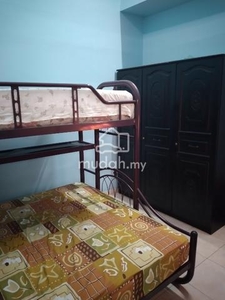 Middle Room to Let @ Ipoh Garden East