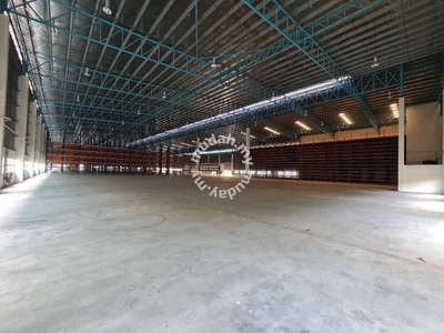 Tebrau 1 Industrial Estate Warehouse With Loading Bays Good unit
