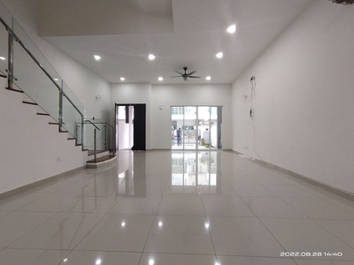 3 Storey House, Dolomite Templer, Rawang for SALE