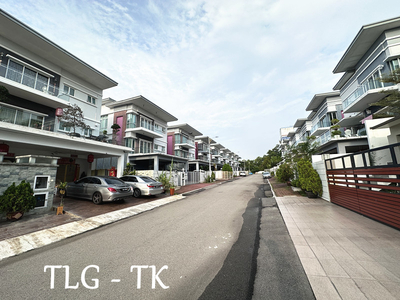 ❤️❤️❤️Modern 3 Storey Corner Zerolot Bungalow Hill Top ❤️❤️❤️Ridgeview Residences Kajang for SALE