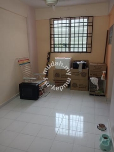 Pinang Emas Apartment @ Batu Ferringhi Partial Furnished for Sale !