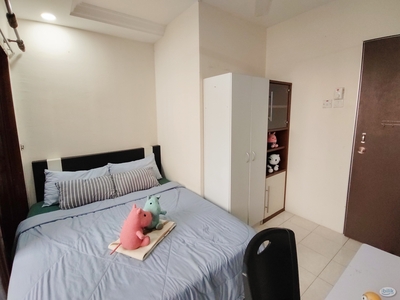 ❗️Available for Couple❗️Medium Room with Balcony and Aircond