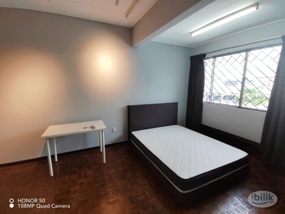 Extra Big Medium Room... To Rent PJS 9, Bandar Sunway