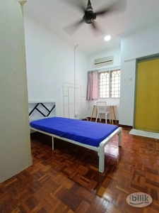Low Deposit Room For Rent Attached Bathroom With WiFi BU2, Bandar Utama