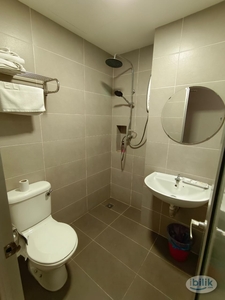 Middle Room with private bathroom at Setapak, Kuala Lumpur