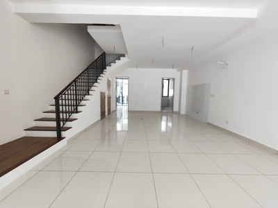 Brand New 3 Storey House Near Bandar Kinrara BK5 BK6 BK8 BK9