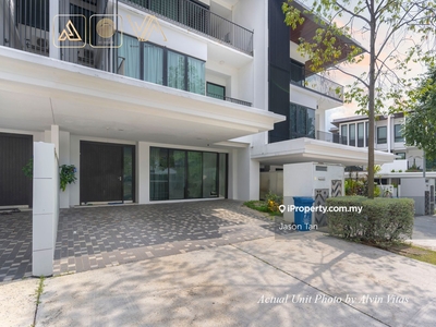 Duta Villa @ Setia Alam - Semi-Furnished 3-Storey Terrace for Sale