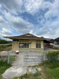 Ipoh Ampang Single Storey Kampung House For Rent