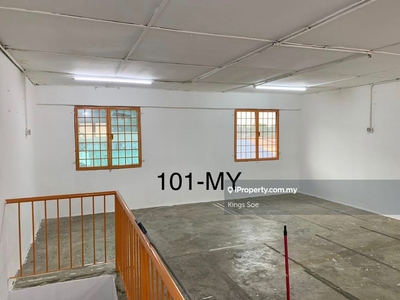 Move In Condition 1 n Half Sty Factory at Glenmarie Shah Alam