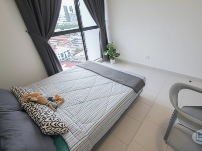 Zero Deposit Available[Astetica Residence]Fully Furnish with Aircond Middle Room for rent, Nearby The Mines Seri Kembangan, KTM