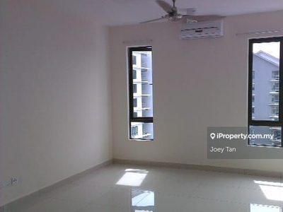 Beautiful condo in Puchong with 2 car parks for rent