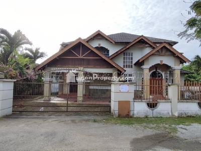 Bungalow House For Auction at Taman Sari