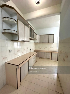 Clean, Ready move in condition house, Usj 13, near LRT,