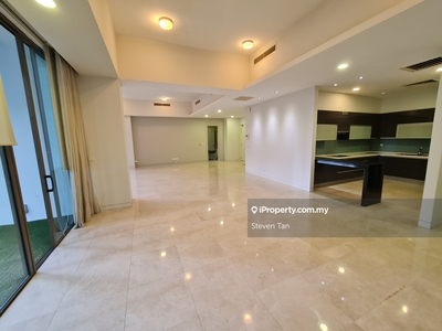 Family size home, high celing, walking distance to MRT 2
