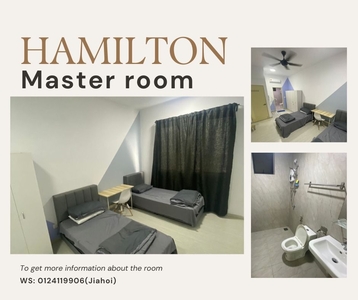 Hamilton Master room