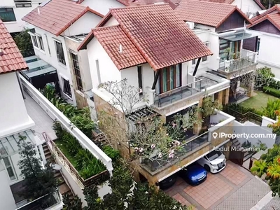 Luxury Bungalow In Elite Residency, Good Condition, Low Density, Guard